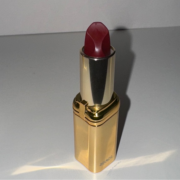 Assorted red lipstick bundle - Picture 4 of 7